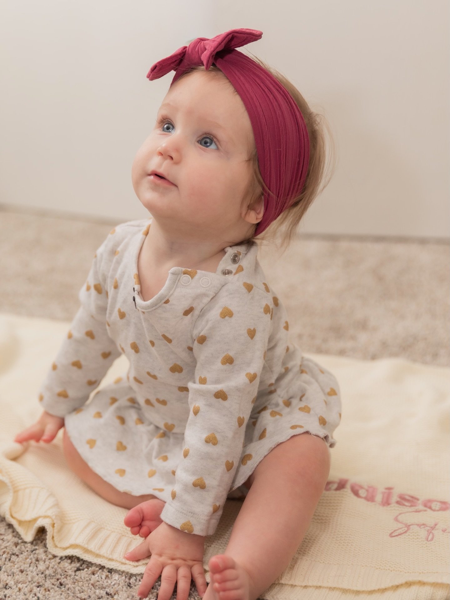 How is my niece 9 months? I'm not okay 😭 

At home sessions are so special, truly just capturing the raw moments. I love being able to watch these babies grow in front of my lens, I still can't comprehend how big they're getting!! 

.

.

#familypho