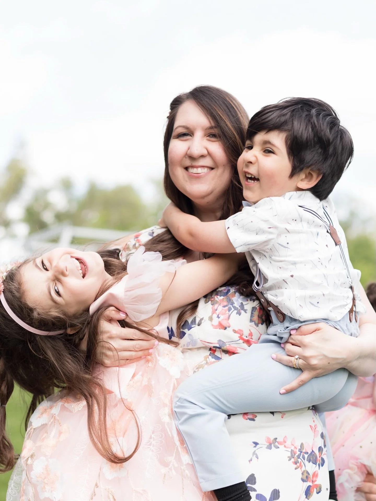 Just thinking about Spring and how excited I can to get back to doing outdoor sessions! 

Spring Minis are up and running-just a few spots left. Link to book in my bio or https://book.usesession.com/s/FjspN4W72N

.

.

.
#springminis #familyportraitp
