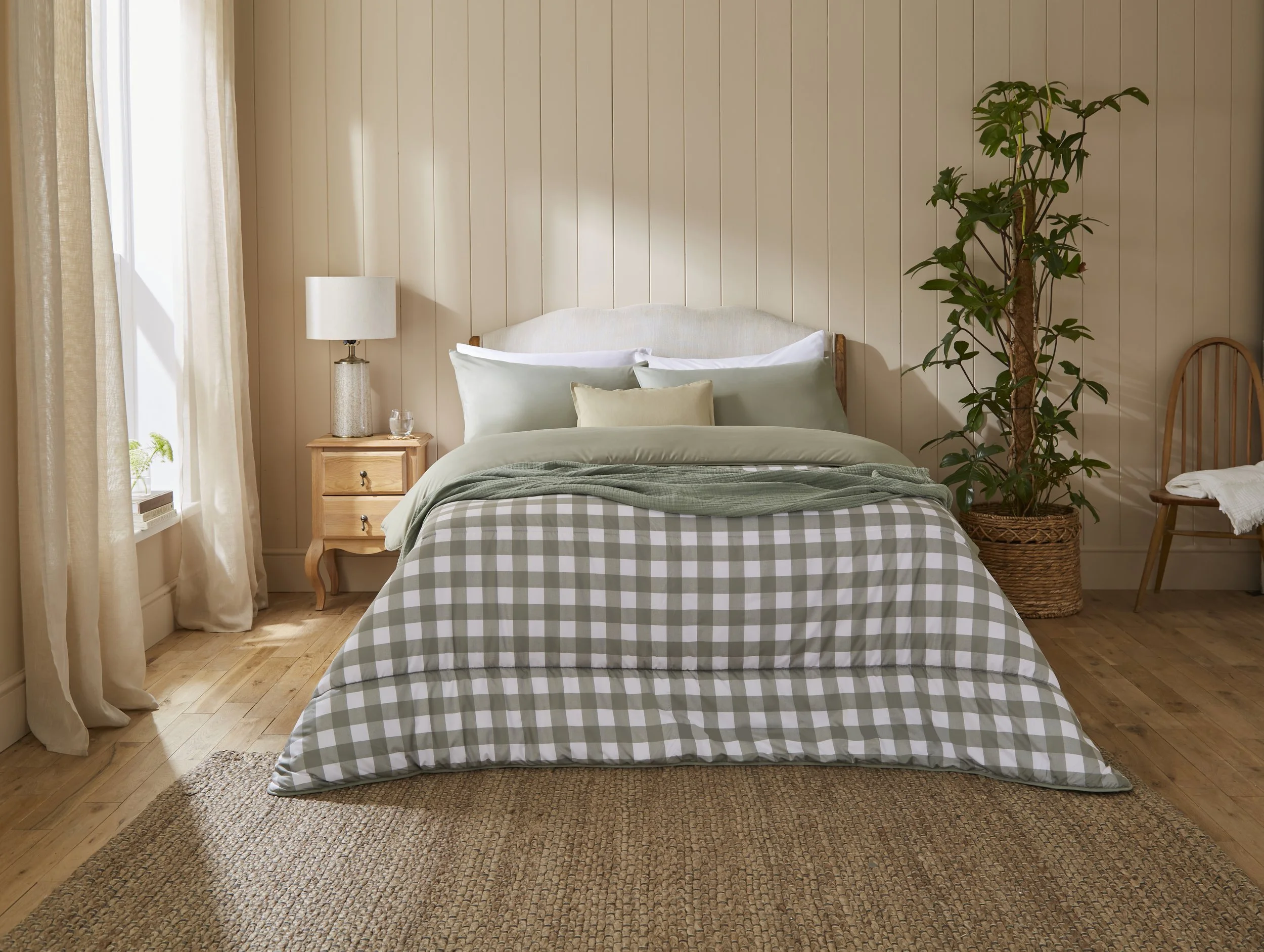Night-Lark_SS26_Olive_Gingham_Lifestyle_01.jpg