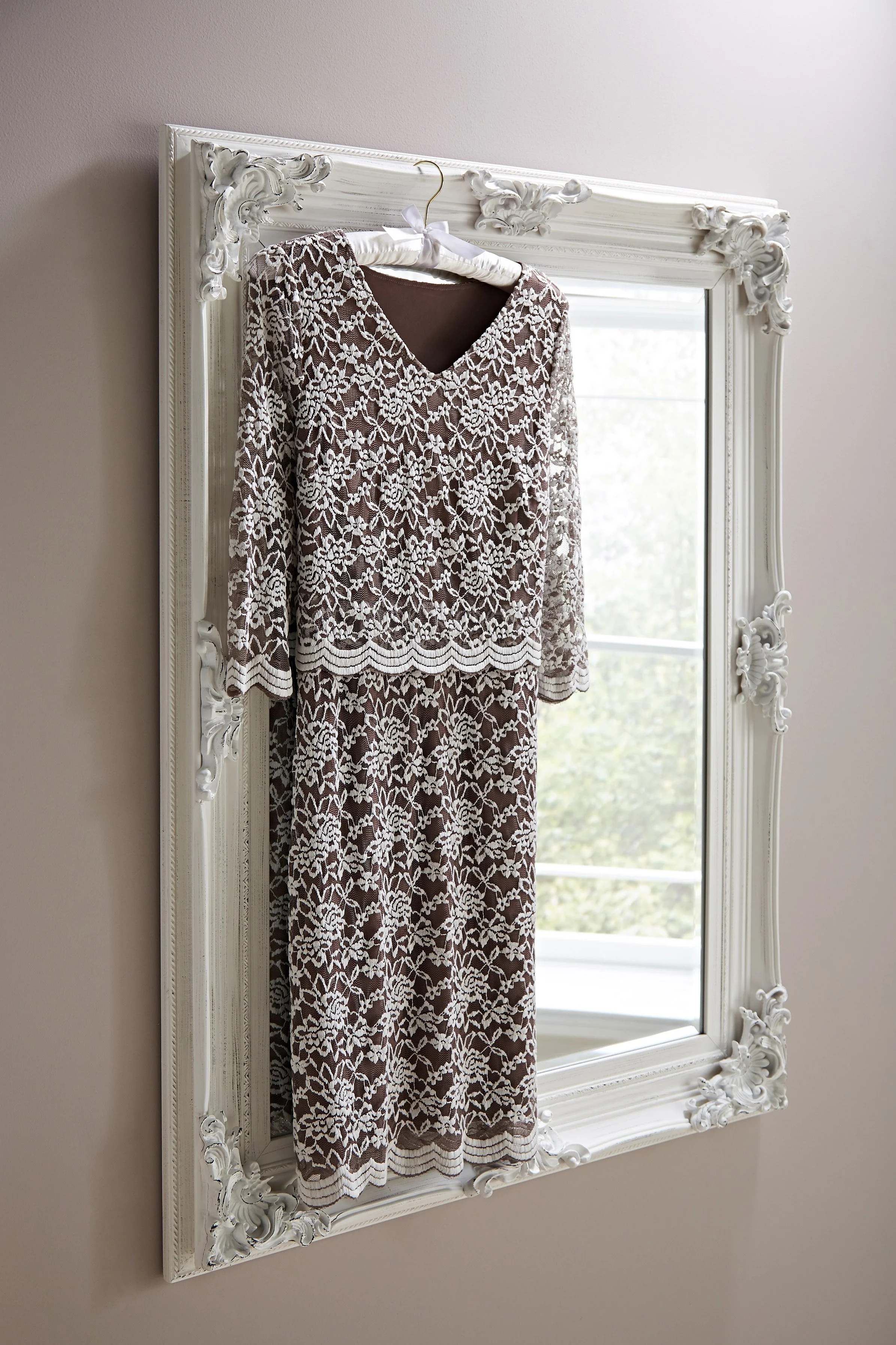 p060-061 o05hr476010c.jpg