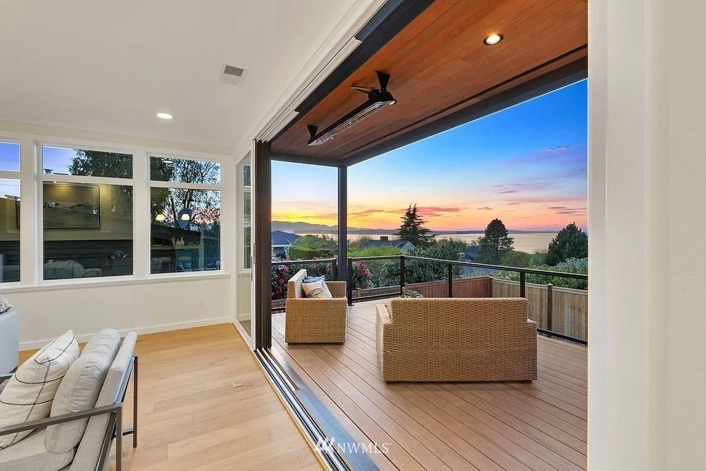Living Rm & Deck.jpg