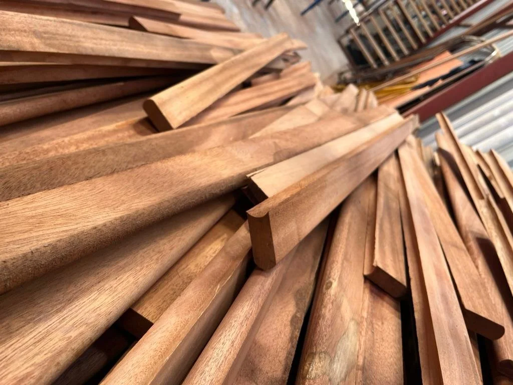 The pre cut 25mm planking which dovetails together and follows the curve of the hull