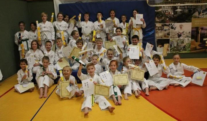 Letzte Gürtelprüfung des Jahres 2022 beim TSL 2000