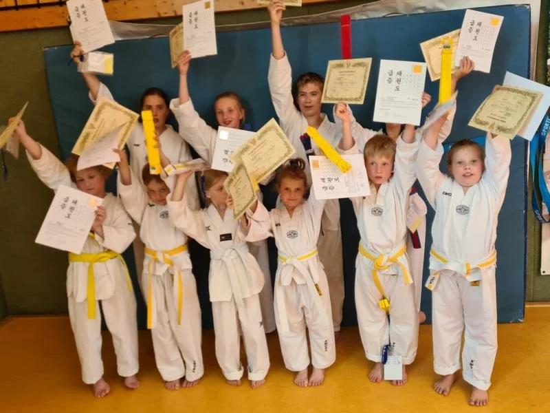 Letzte Gürtelprüfung des Taekwondo Sport Letmathe 2000e.V. vor den Sommerferien