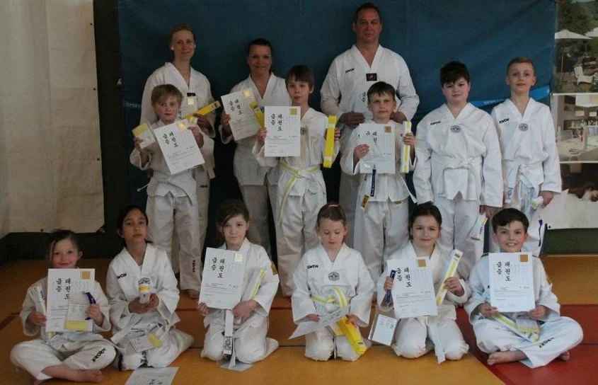 Gürtelprüfung vor Ostern beim Taekwondo Sport Letmathe 2000 e.V.