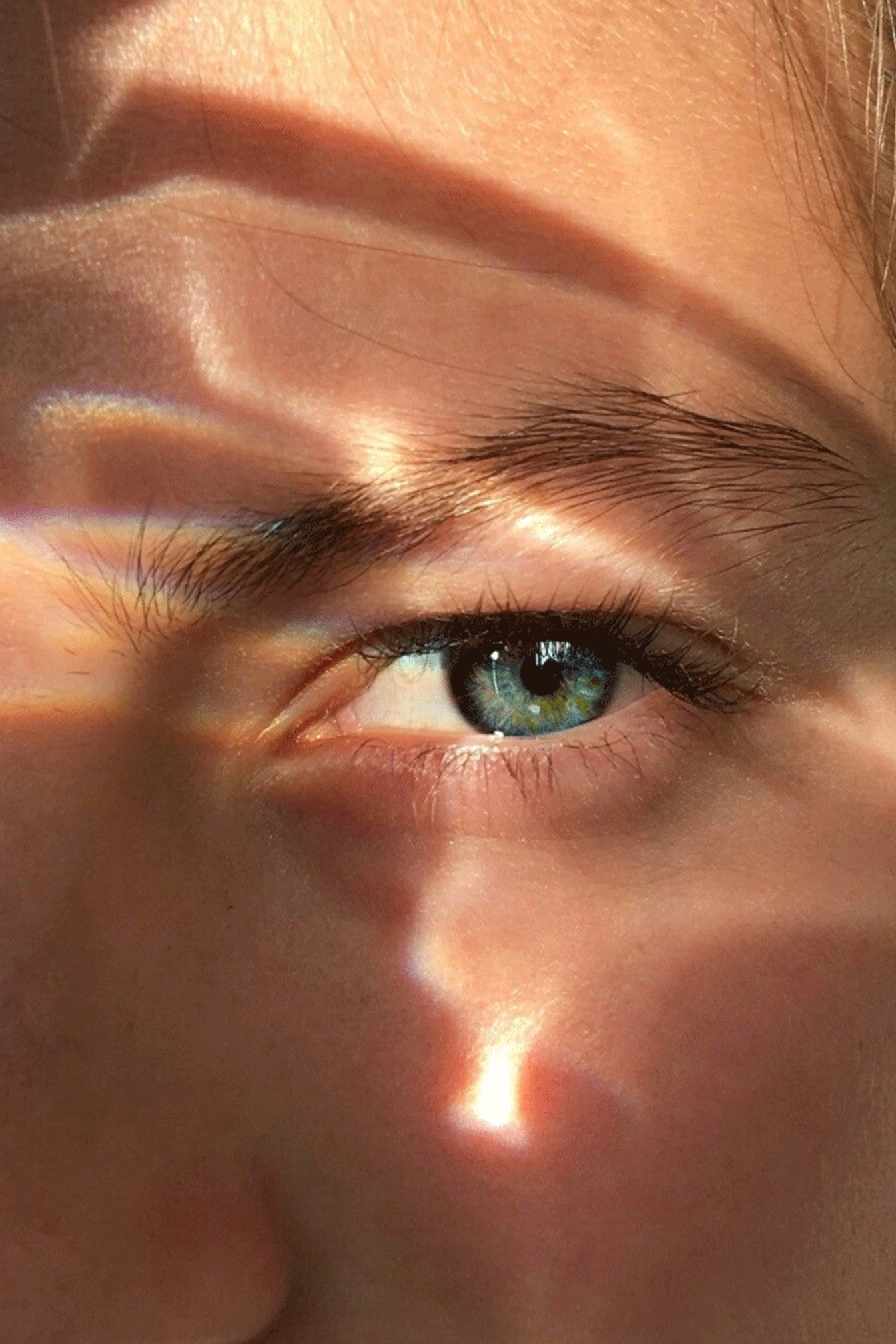 Eye looking through the light