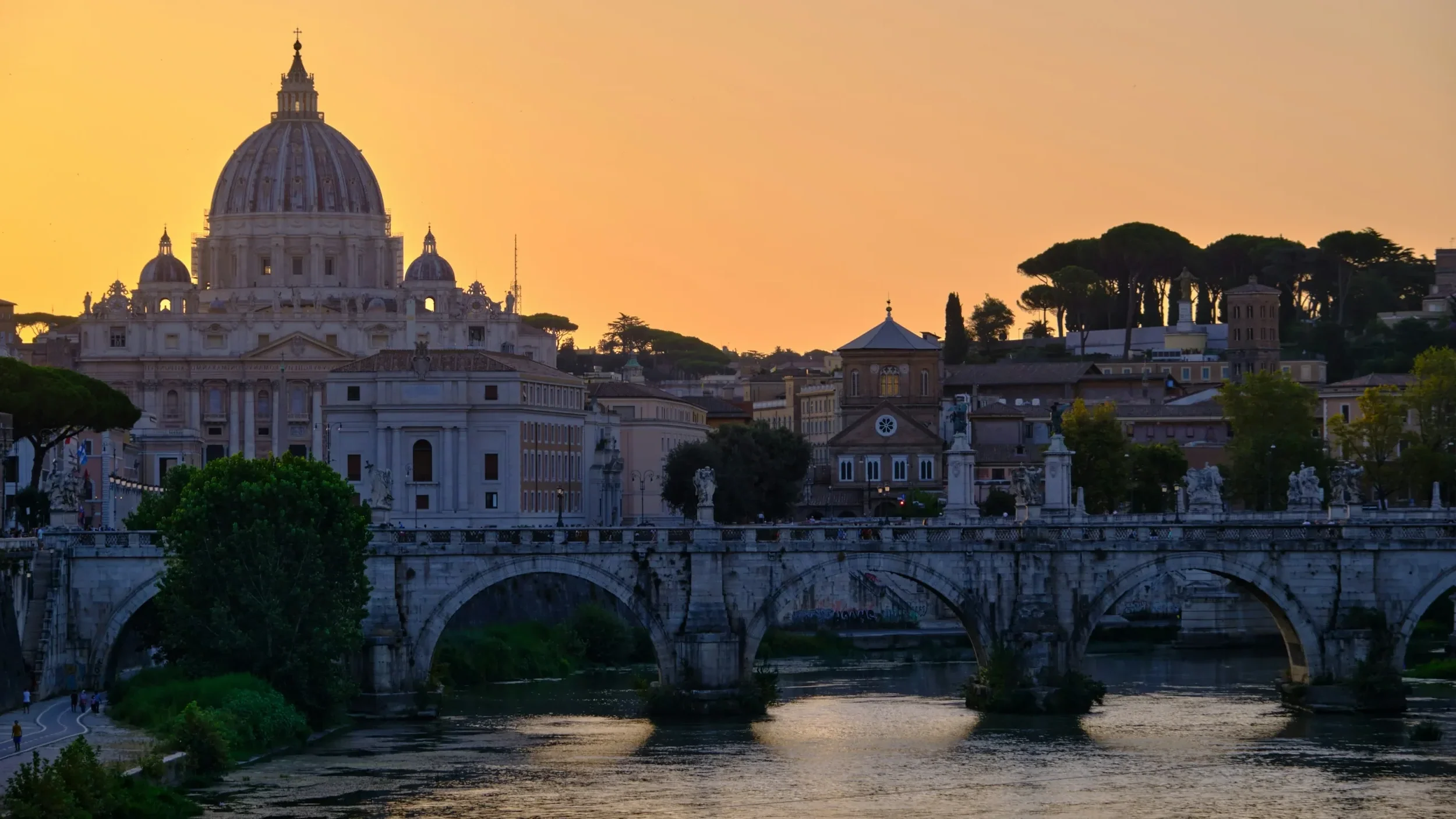 st-peters-basilica-sunset-st-angelo-bridge-tiber-river-rome