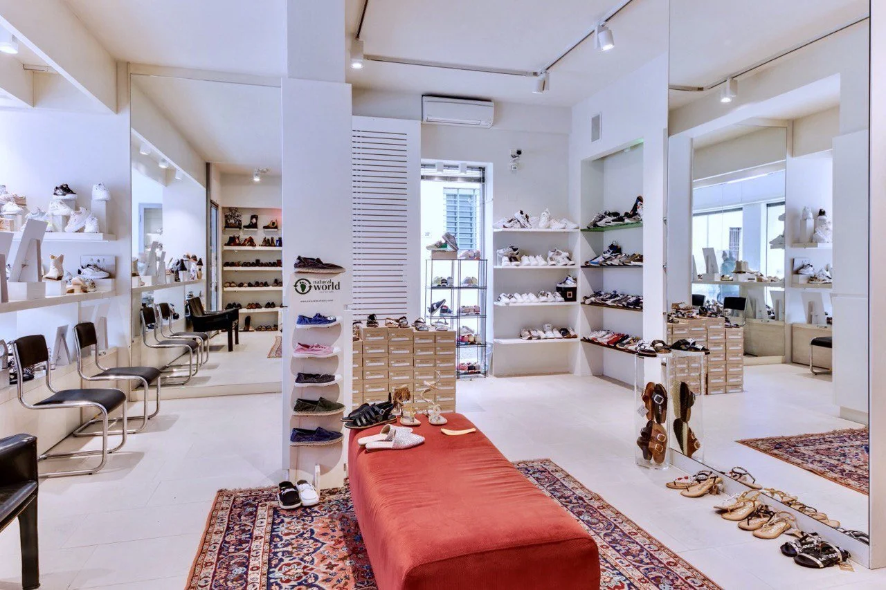 Interno negozio Ben Nevis Cesenatico centro storico, via Aurelio Saffi 36.