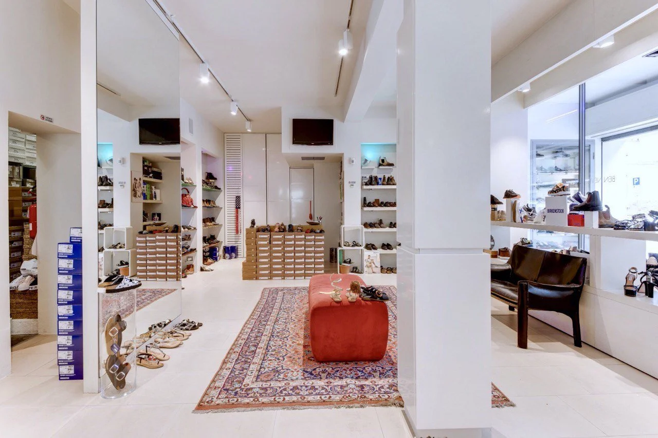 Interno negozio Ben Nevis Cesenatico centro storico, via Aurelio Saffi 36.