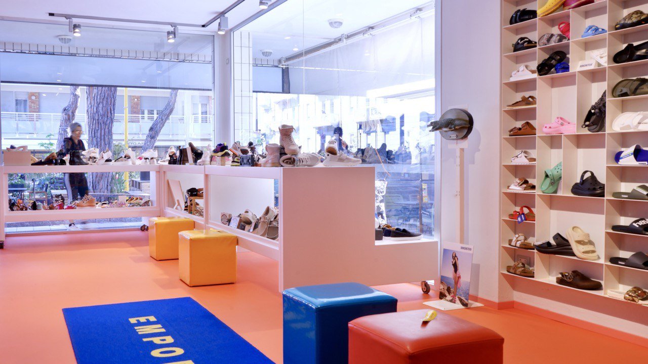 Interno negozio Emporio Ben Nevis Cesenatico, viale G. Carducci 8.