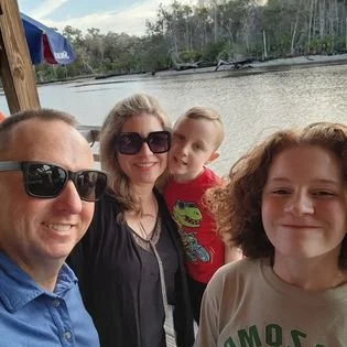 How to Save Money While Traveling with Kids