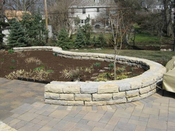 retaining wall stone.jpeg