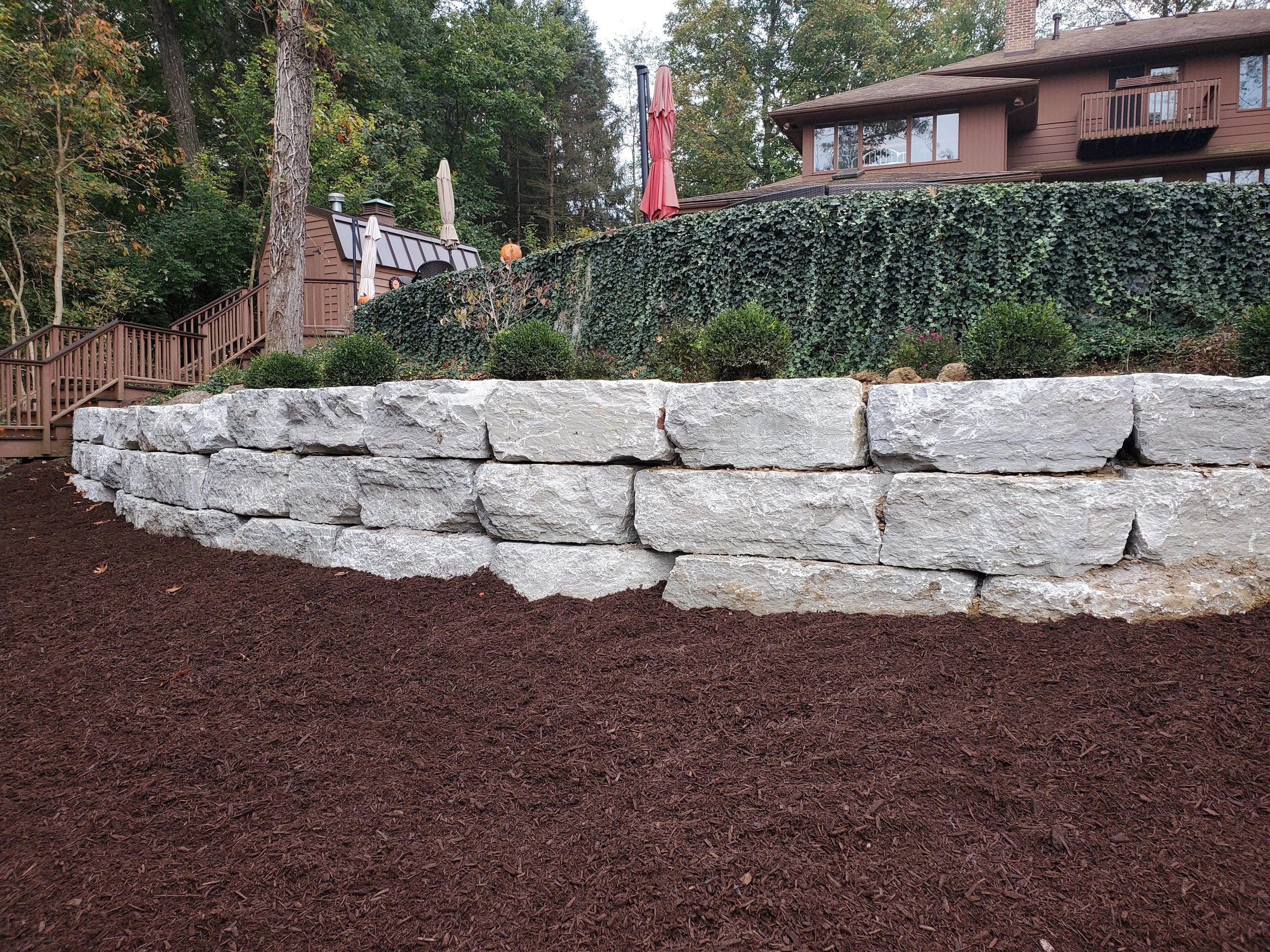 Hardscaping Stone Retaining wall.jpg