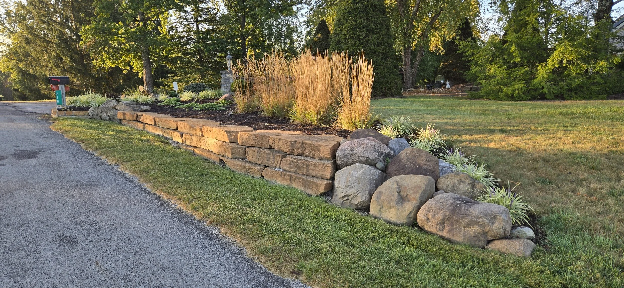 Stone Retaining Wall - Large Sunlight - Hero.jpg