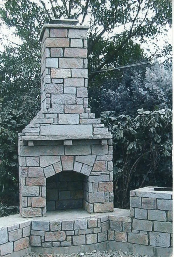 outdoor fire place.jpg
