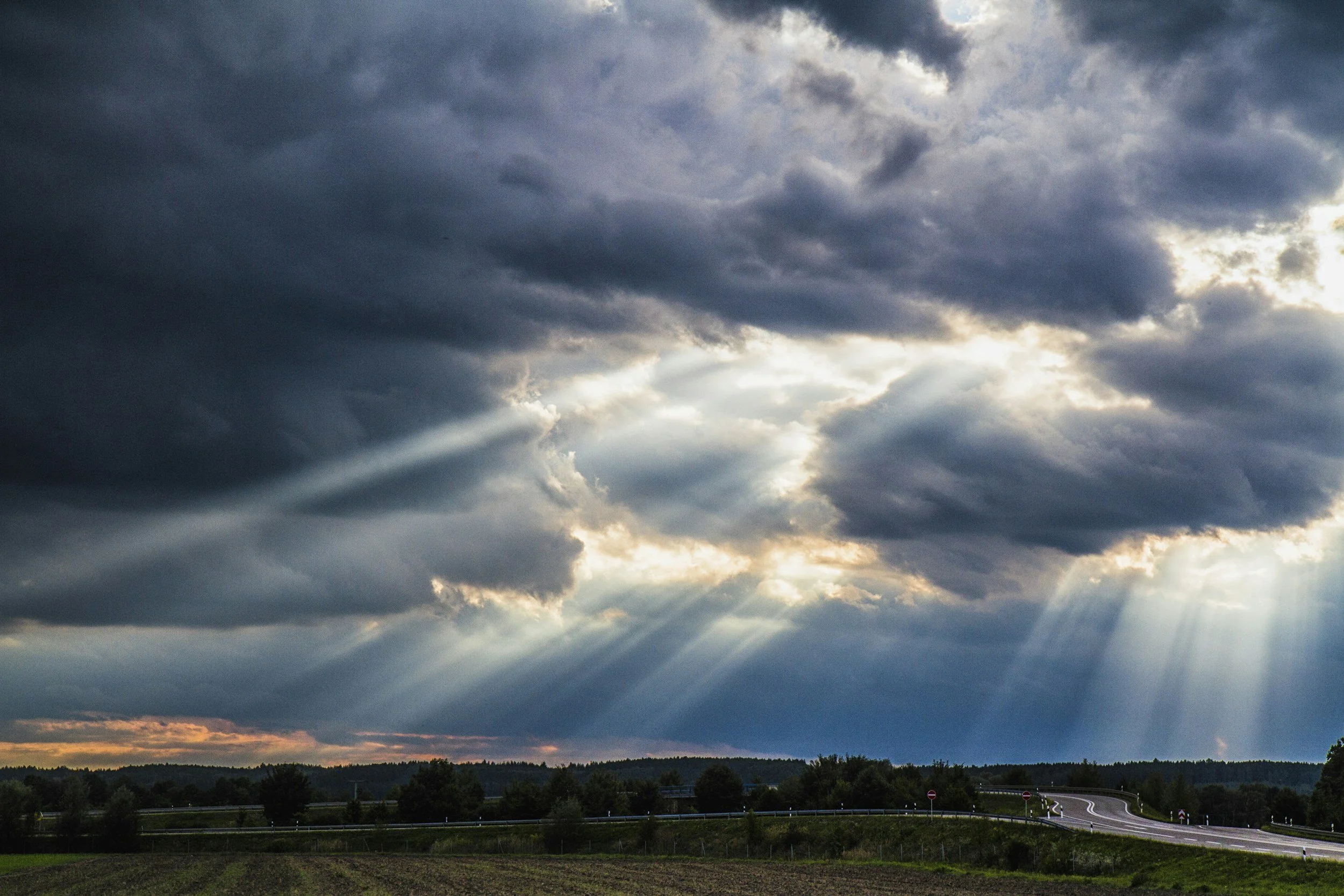 Walking in the Spirit vs Walking in the Flesh — What It Really Means