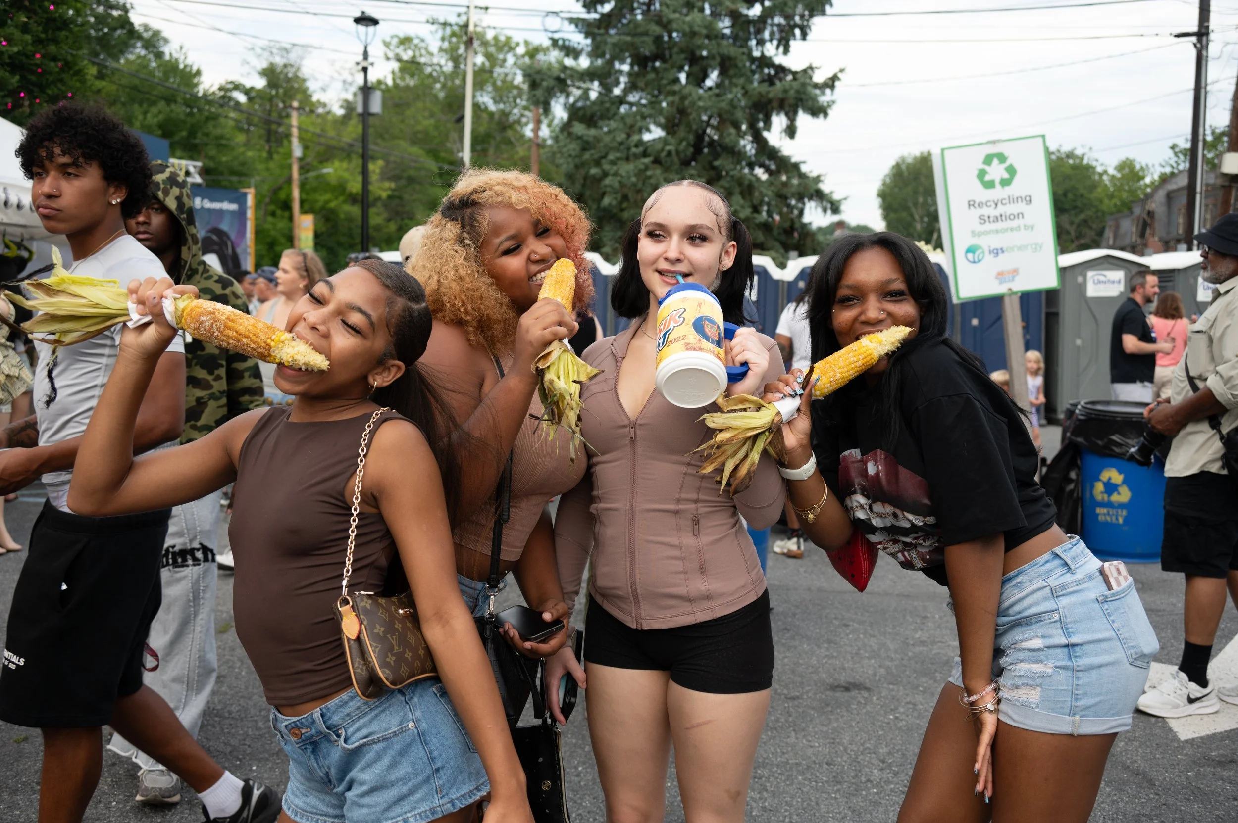 Wendy's Eye_crowds_MF_8-1-40.jpg