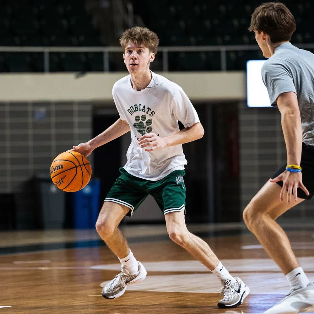 Elliott Cohn playing basketball Ohio U Bobcats