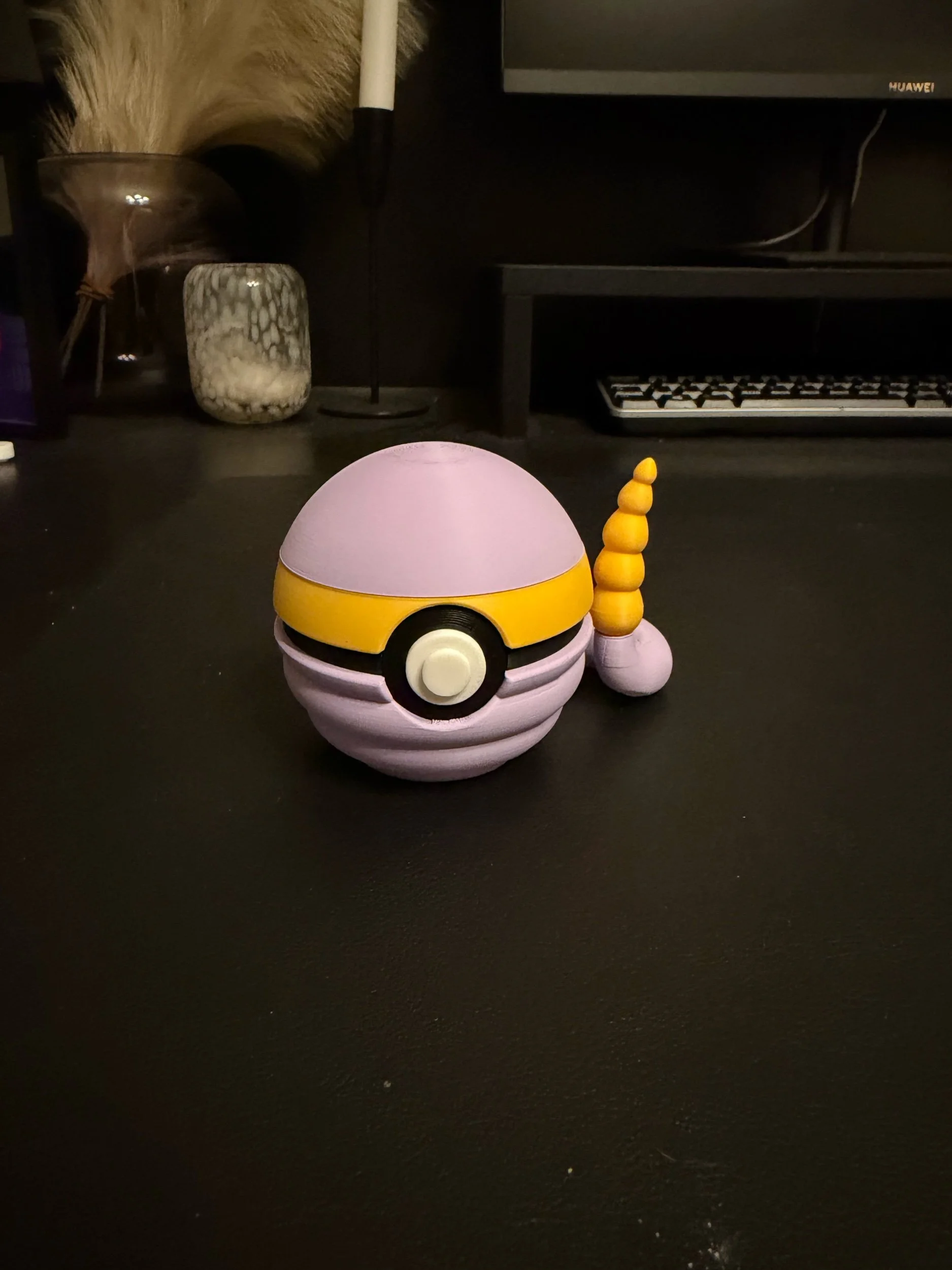 0023 — Ekans Poké Ball