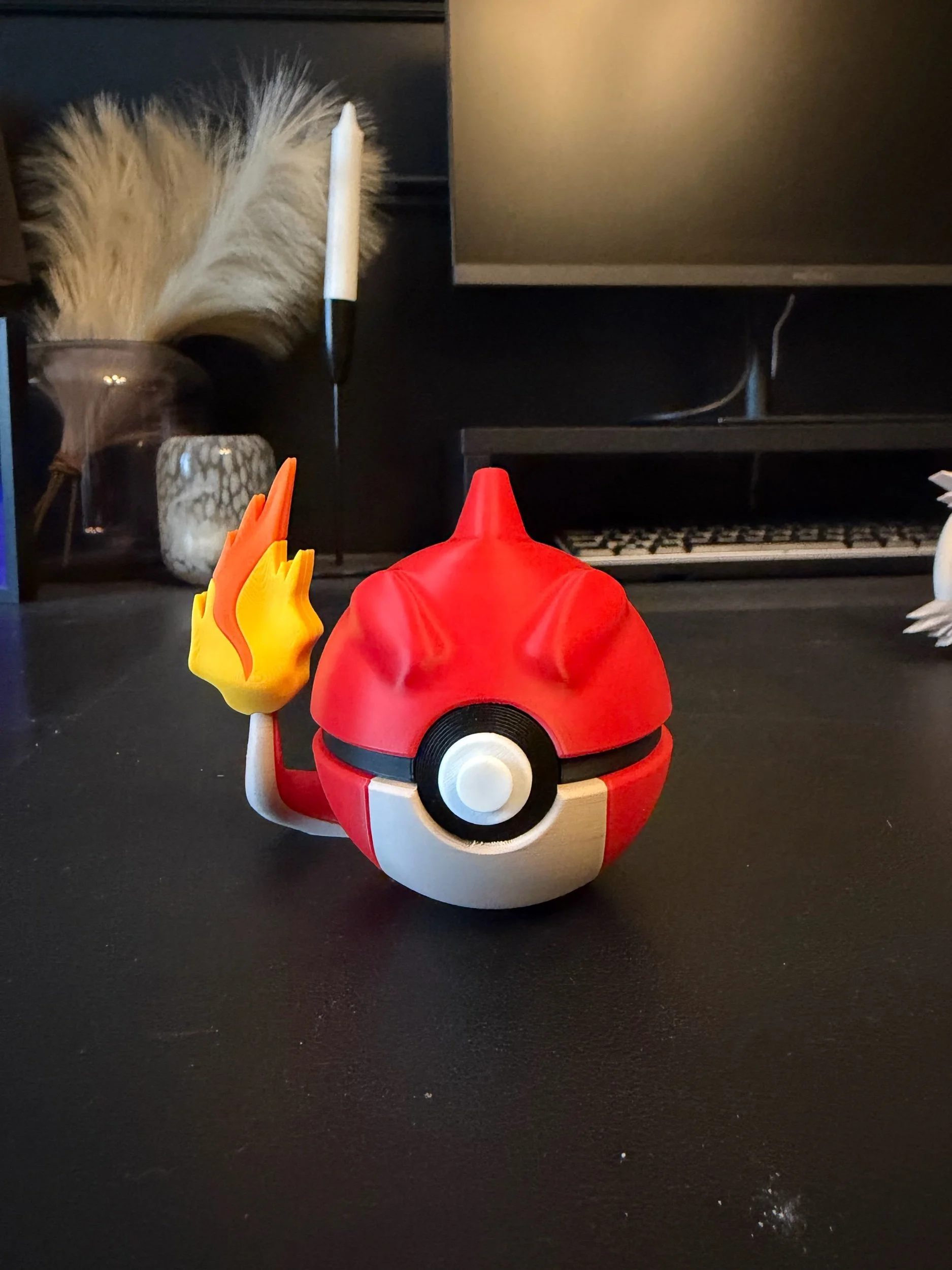 0005 — Charmeleon Poké Ball