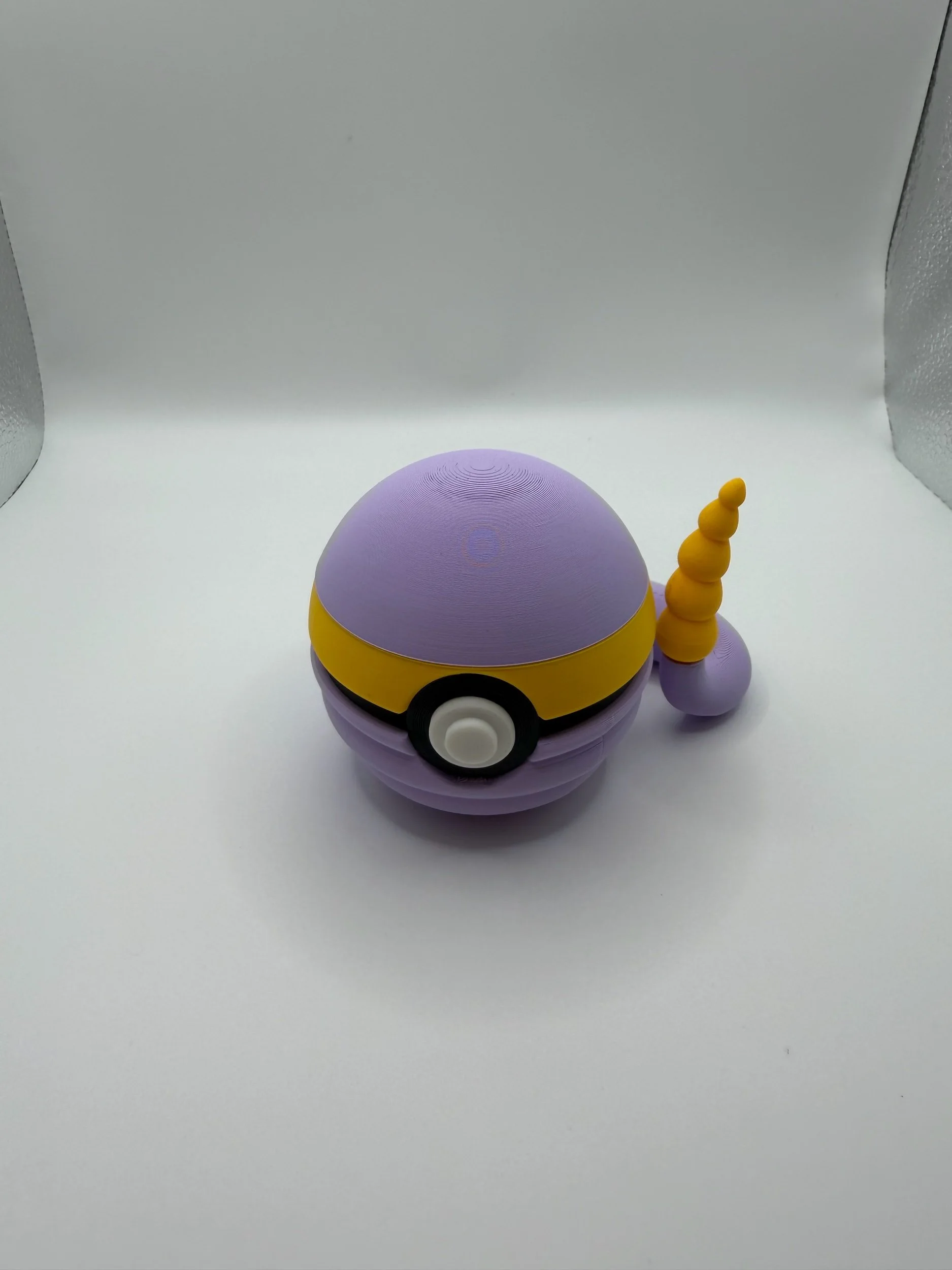 0023 — Ekans Poké Ball