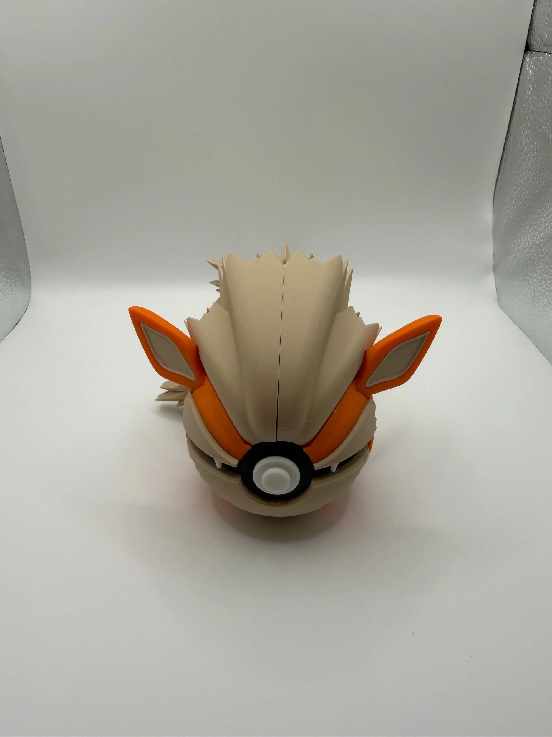 0059 — Arcanine Poké Ball