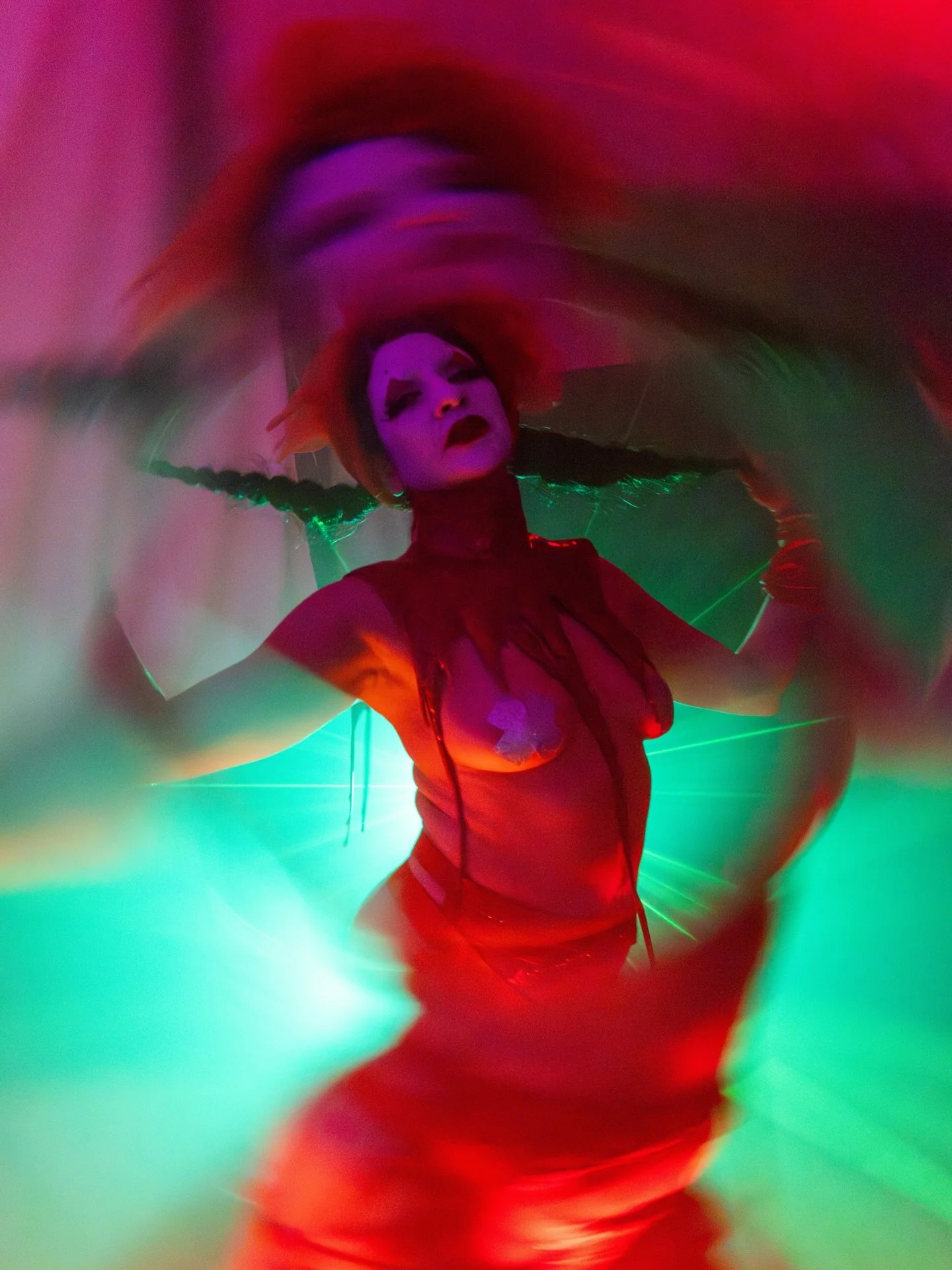 When @lola.strange drops in for a surprise appearance at Lights Out 🌑🦉🫠

🖤

Grateful for this amazing experience and community!

📸 @nycshutterspeed 

⚡️ Get on the Lights Out list for early access to tickets, promo codes, and more.

nightowlsmee