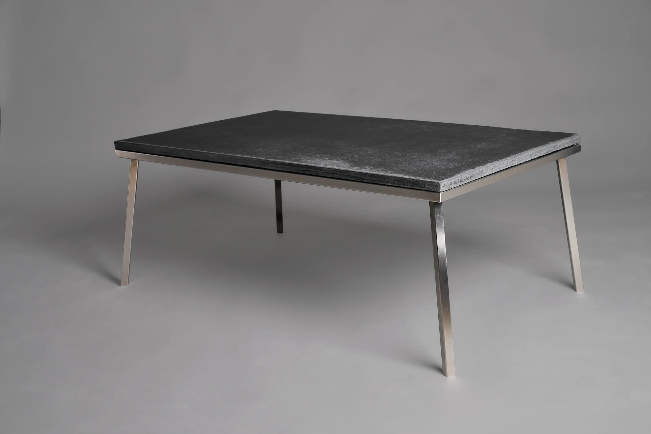 alapfy-manufactura-x400-concrete-coffee-table-anthracite.webp