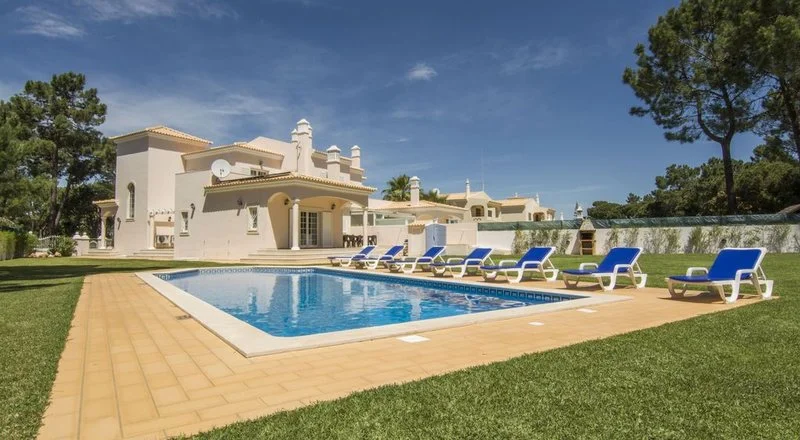 luxury-8-bedroom-villa-vilamoura-private-pool-family-holidays-algarve.jpg