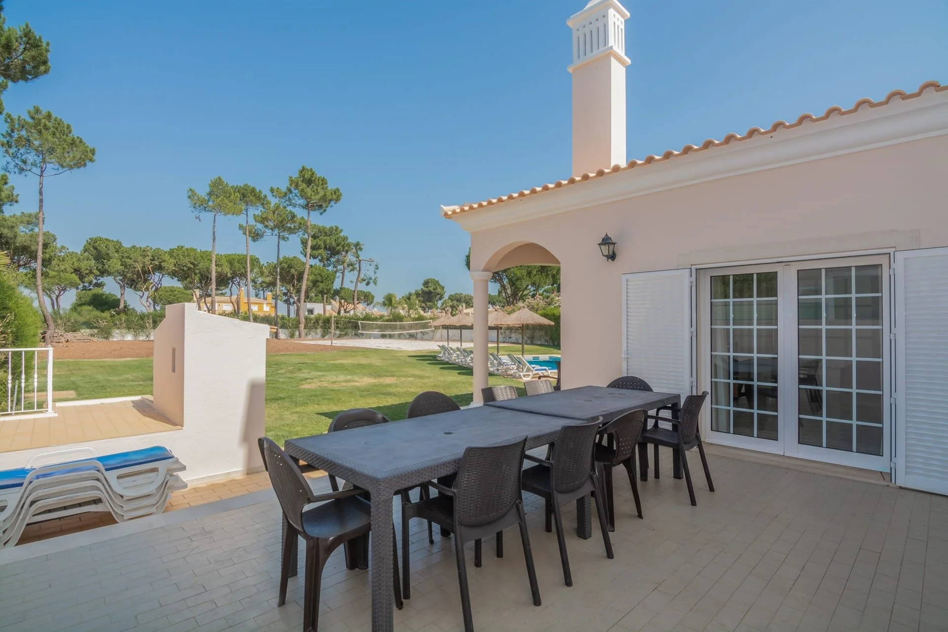 Outdoor-Dining-Set-with-Seating-Rental-Villa-Algarve.jpg