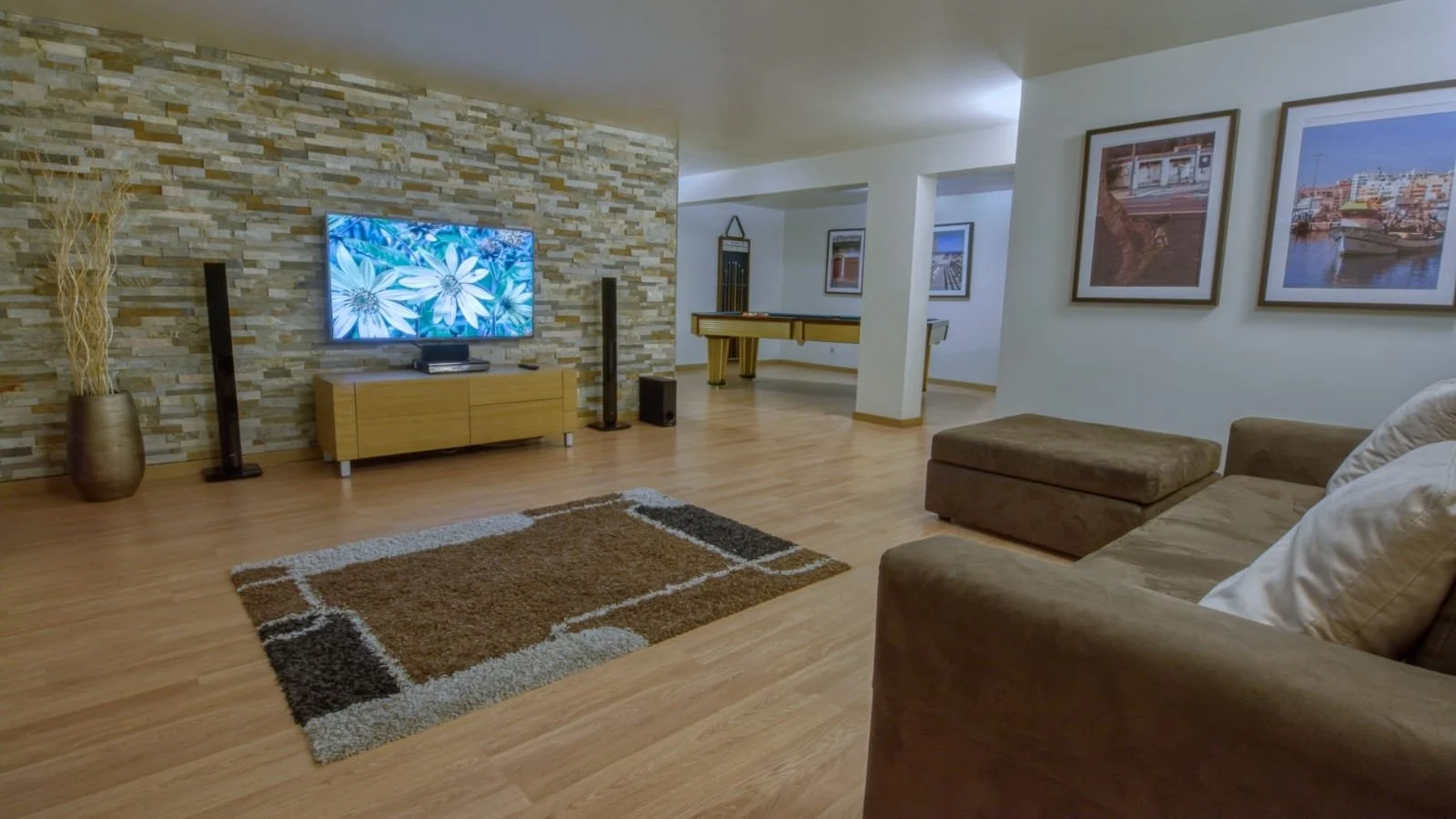 Stylish-Living-Room-in-Our-Holiday-Villa-Rental-Algarve.jpg