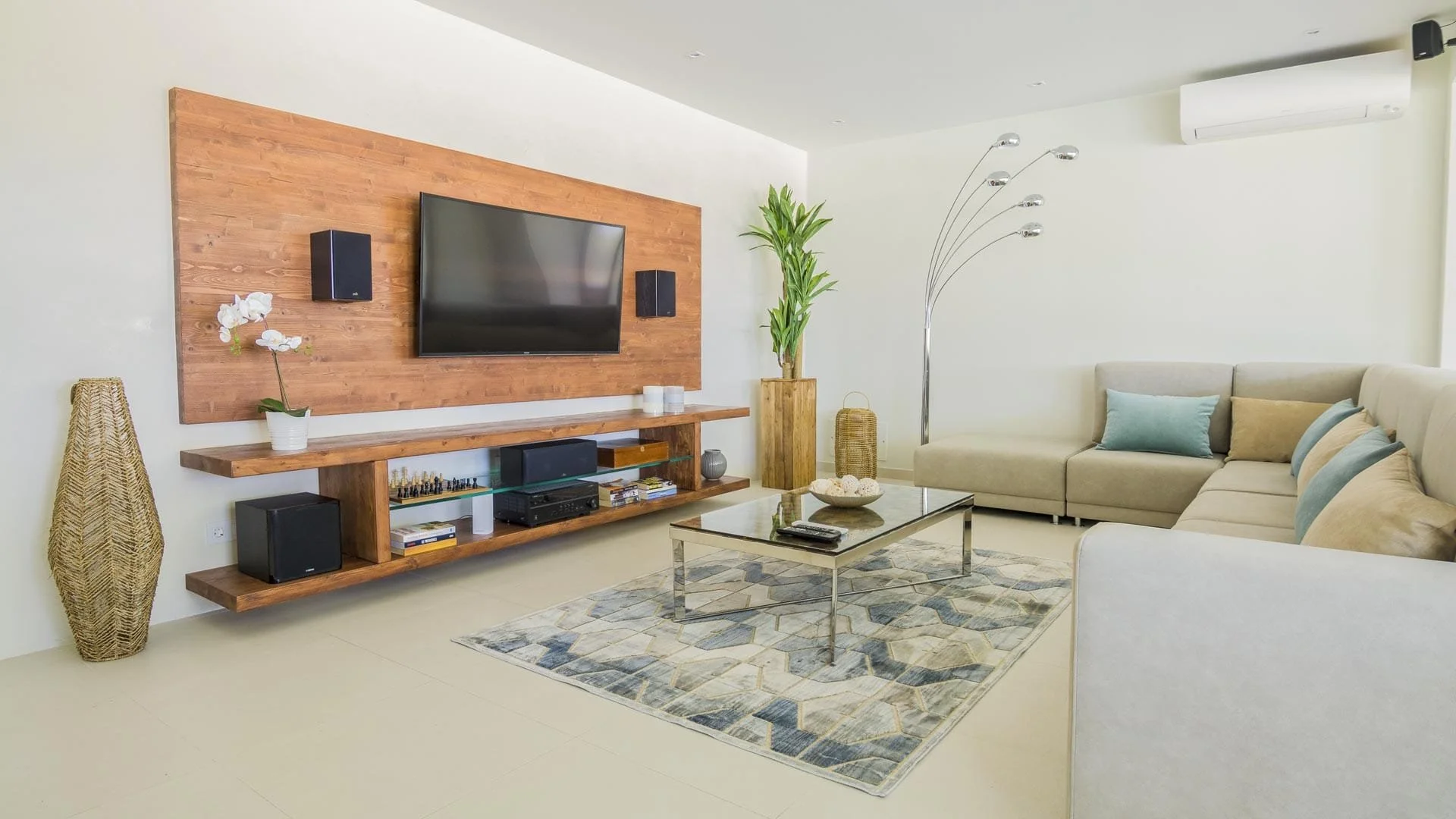 Luxury-Villa-For-Summer-Holidays-Algarve.jpg