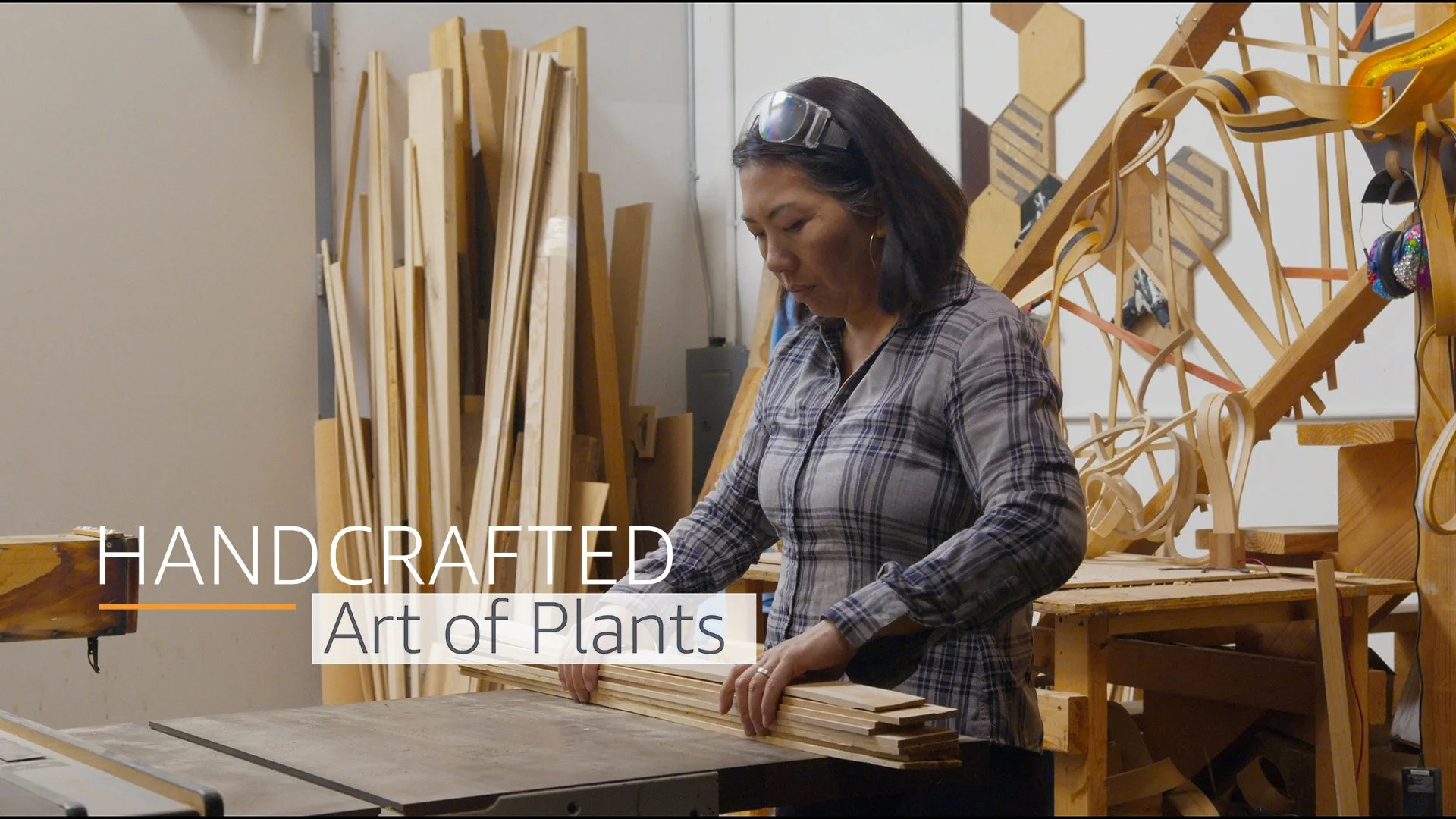 Article on wood bending artist Jenny Wong-Stanley