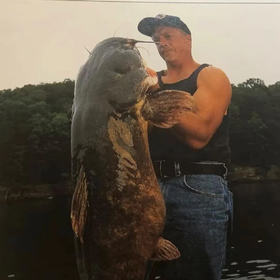 Tim Scott of Epic Catfish showcasing big river catfishing techniques