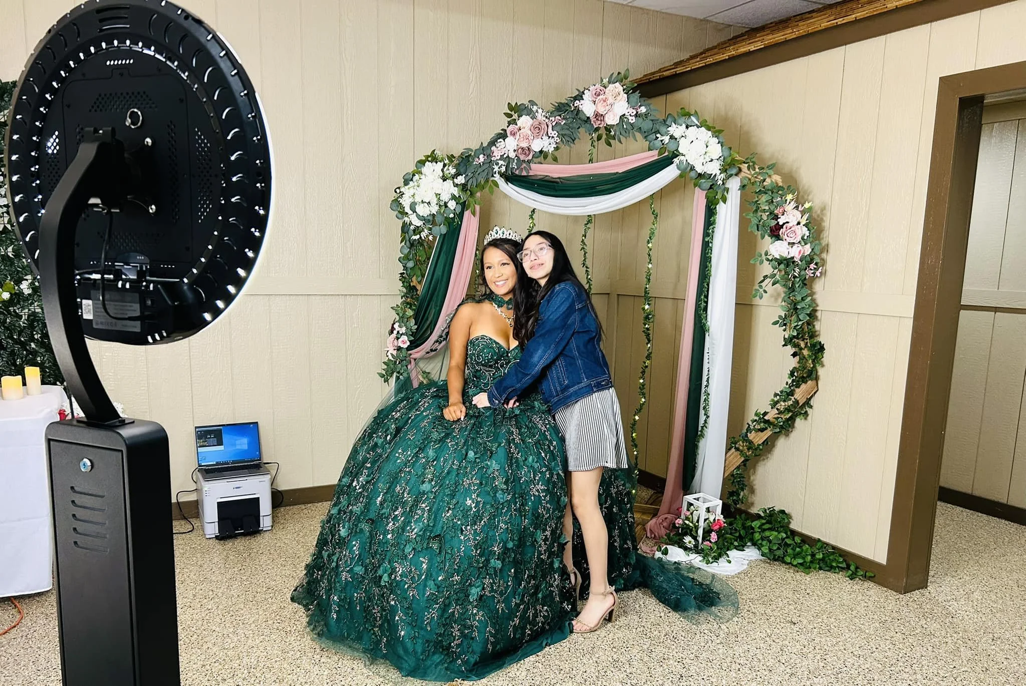 photo booth green.jpg