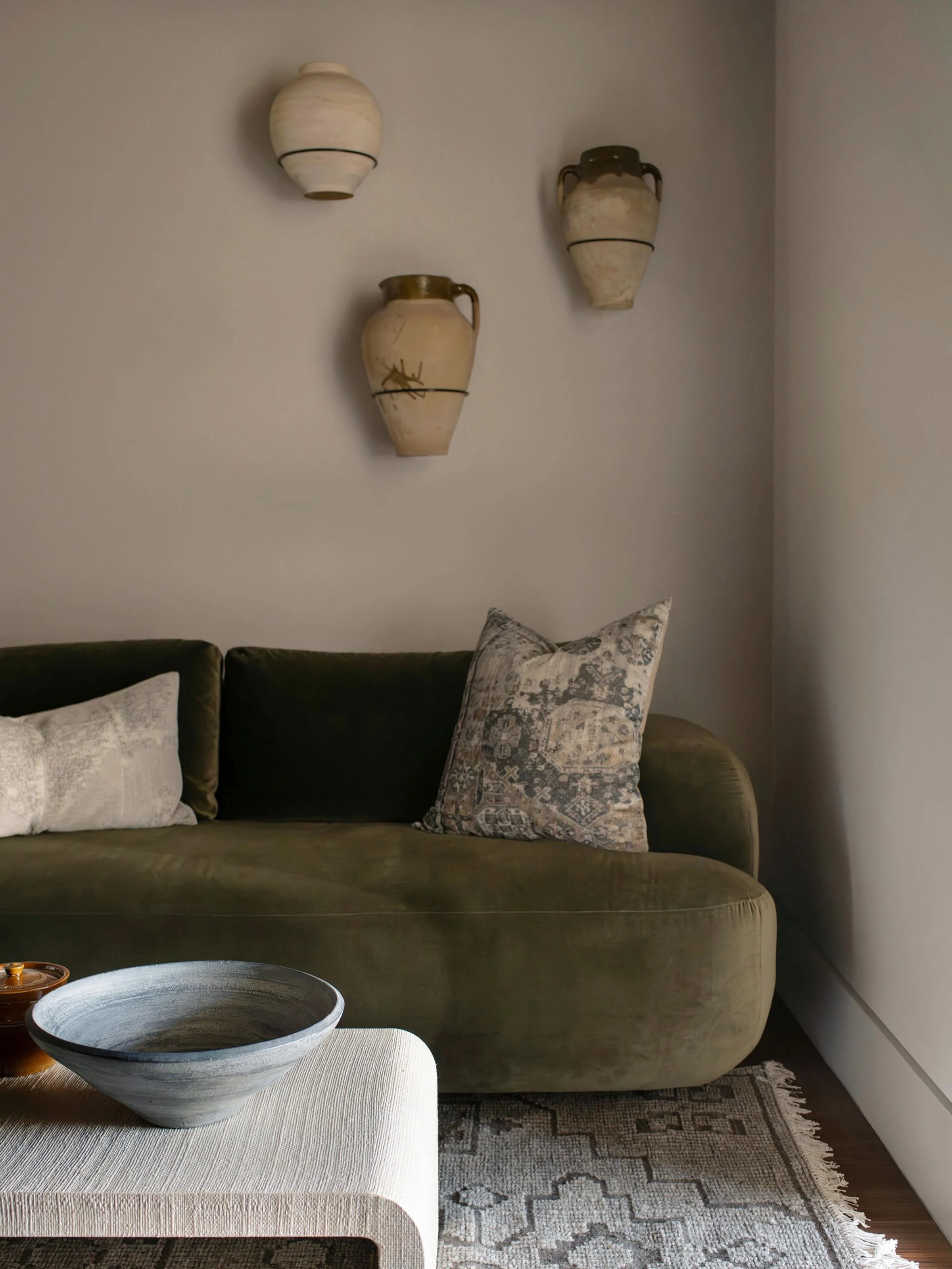 The Green Room and its lovely details 🍵🍃

Completed early 2024, this Winter Garden spa was one of those projects where everything came together as envisioned. What made it even better? A lovely, spirited team, positive energy throughout the process