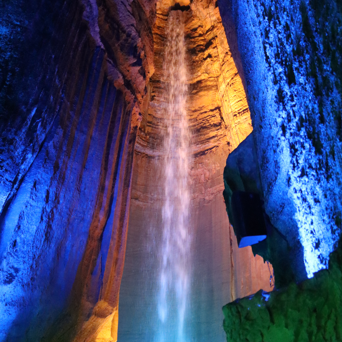 ruby-falls-an-underground-waa0aee8.webp