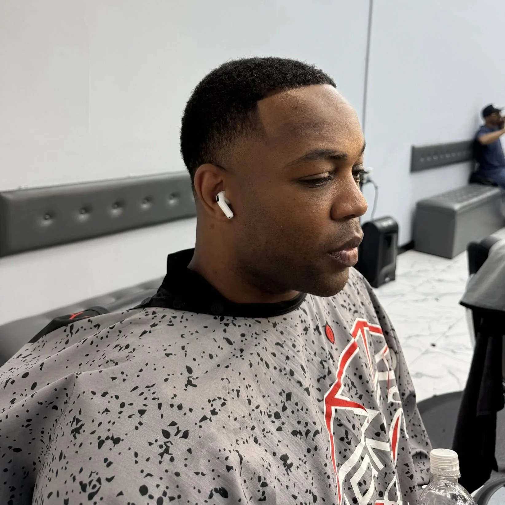 386115e00fff4a54bfb2cbc6b1dda6-diamond-fadez-barbershop-inspiration-b44e1f2c52404ec08d1245c4ef62ec-booksy.jpg