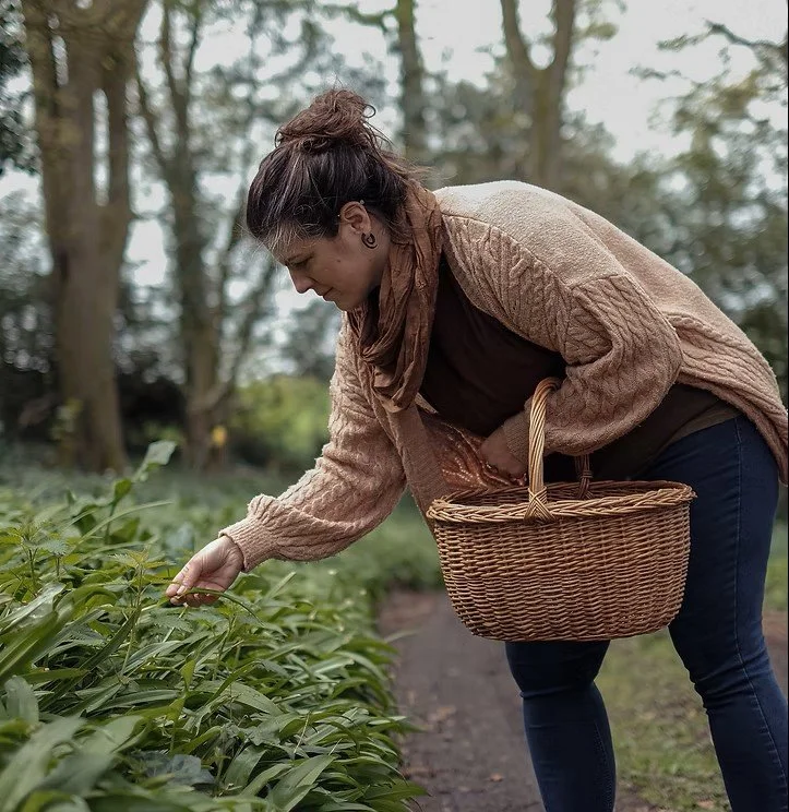 Foraging Walk with Stef 1.30pm (50min)
