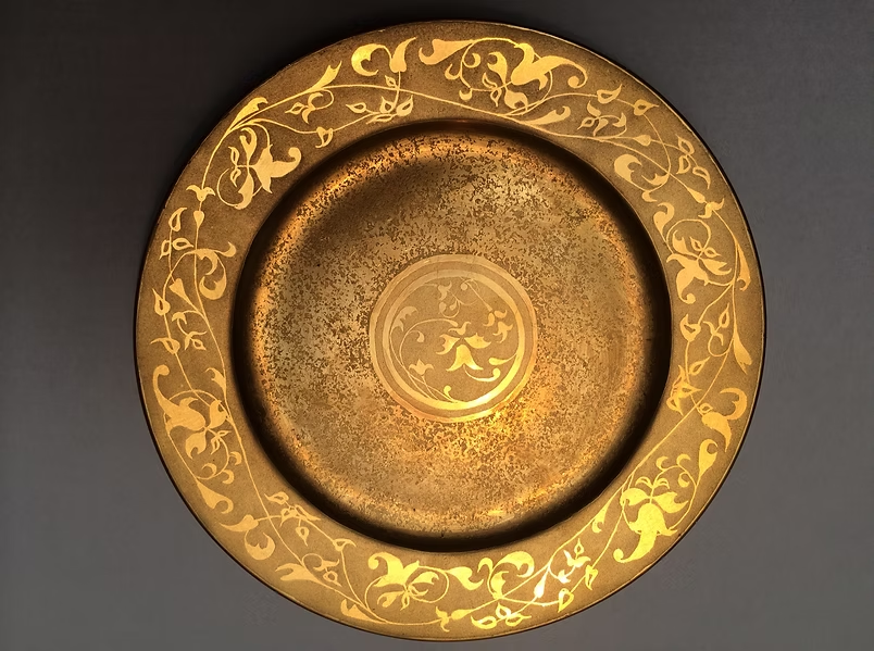  ITEM 070-467: Gold-leafed Porcelain Plate