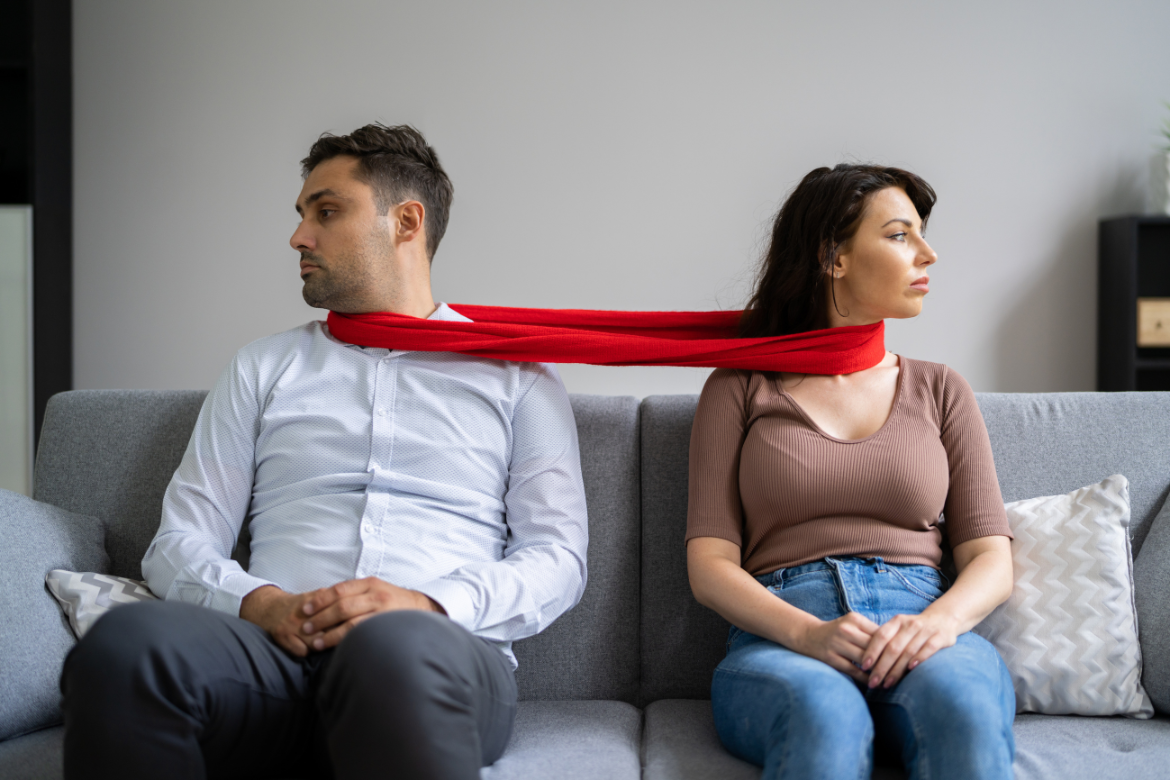 Trauma Bond: 7 Signs You Are Attached to Pain, Not Love