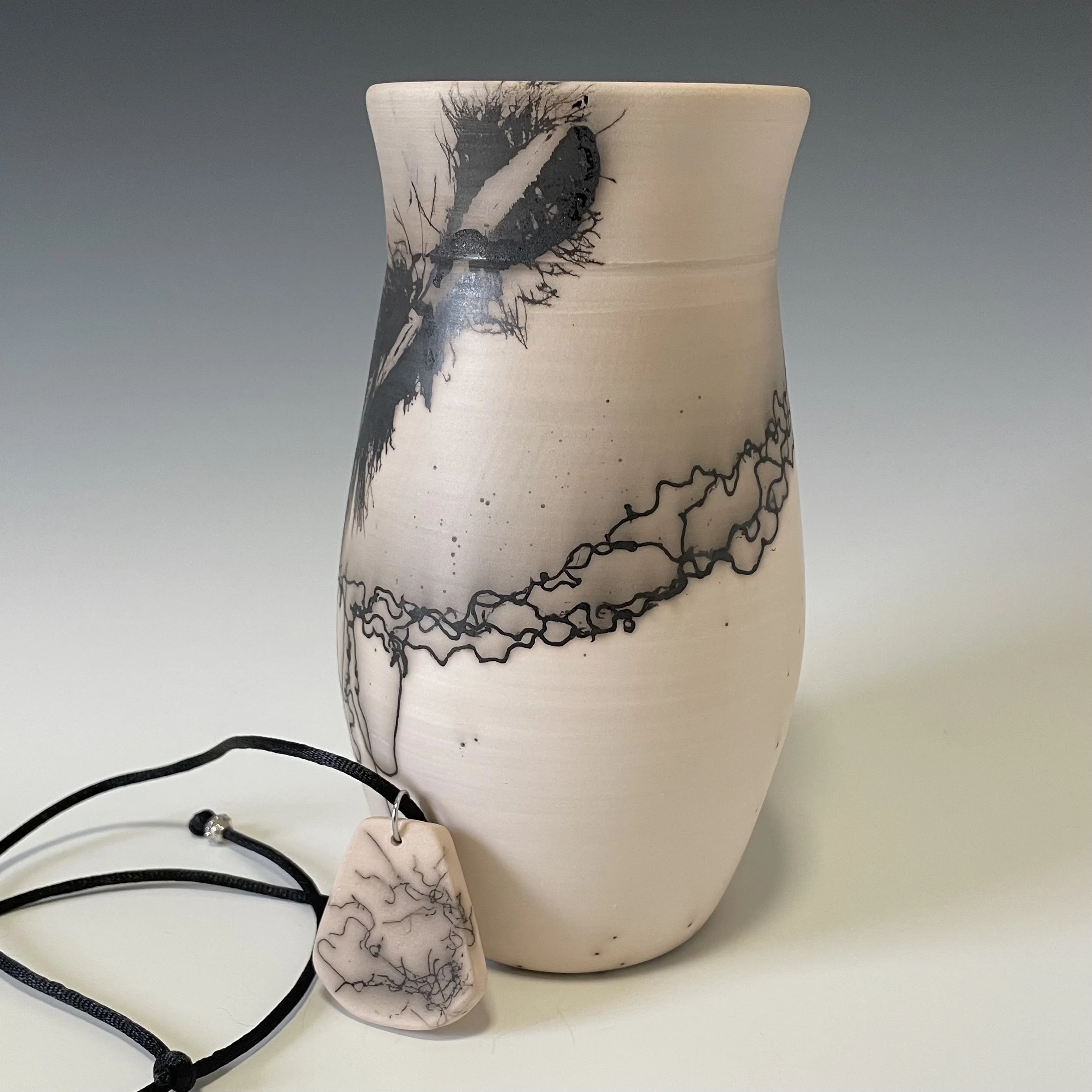 Small Classic Horsehair Vase with Pendant Necklace Combo