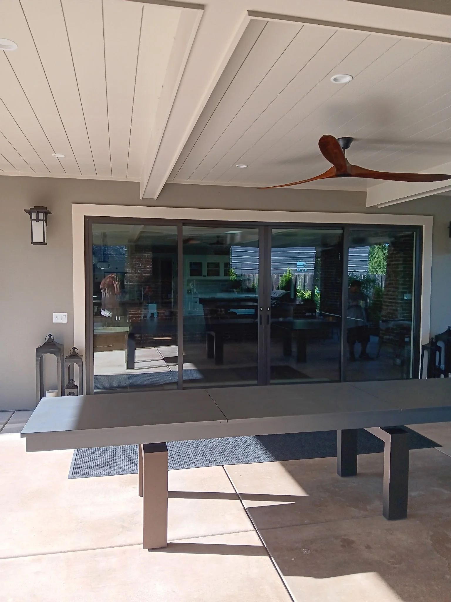 4Panel_Slider_centerpanels_Active_closeCenter_Before.jpg