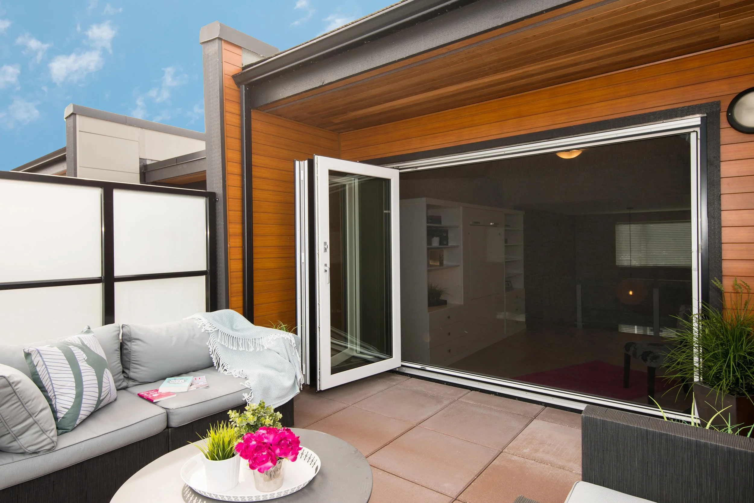 Folding Accodian Doors With Phantom Oversized Retractable Screen