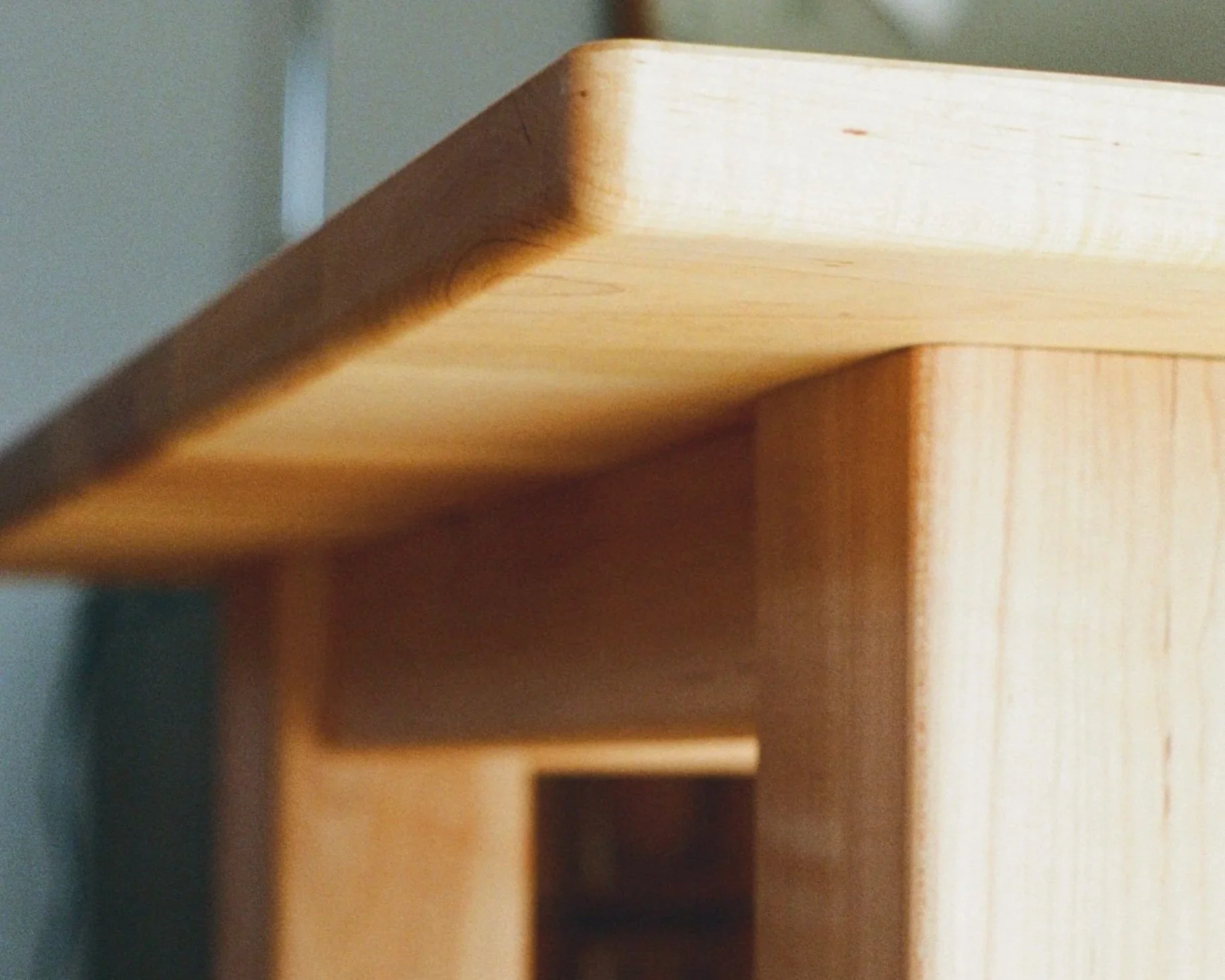 Details on custom maple dining table