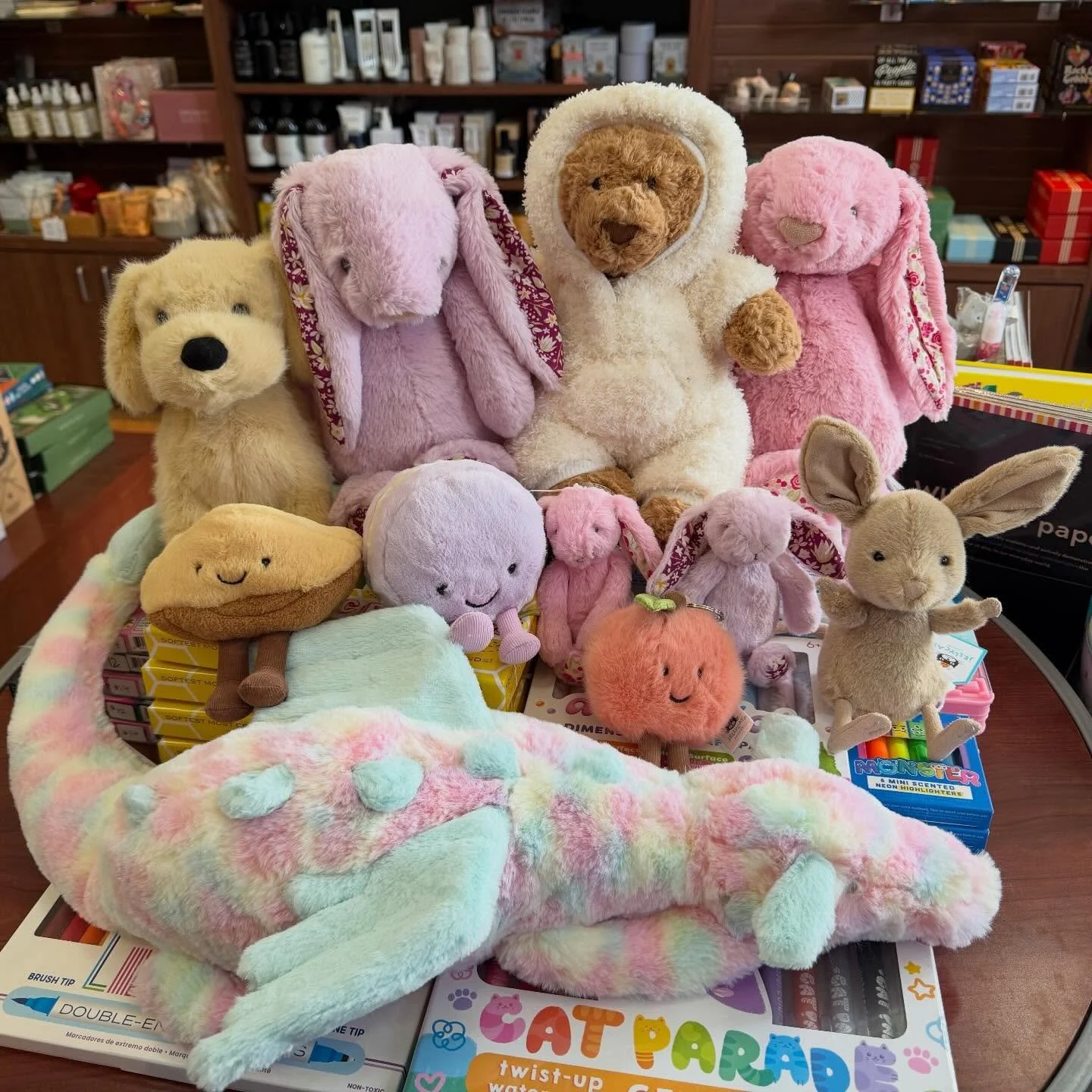 A whole lot of cuteness just arrived at Lundeen&rsquo;s! 🛍️

#dtculvercity #jellycat #jellycatofficial #losangeles