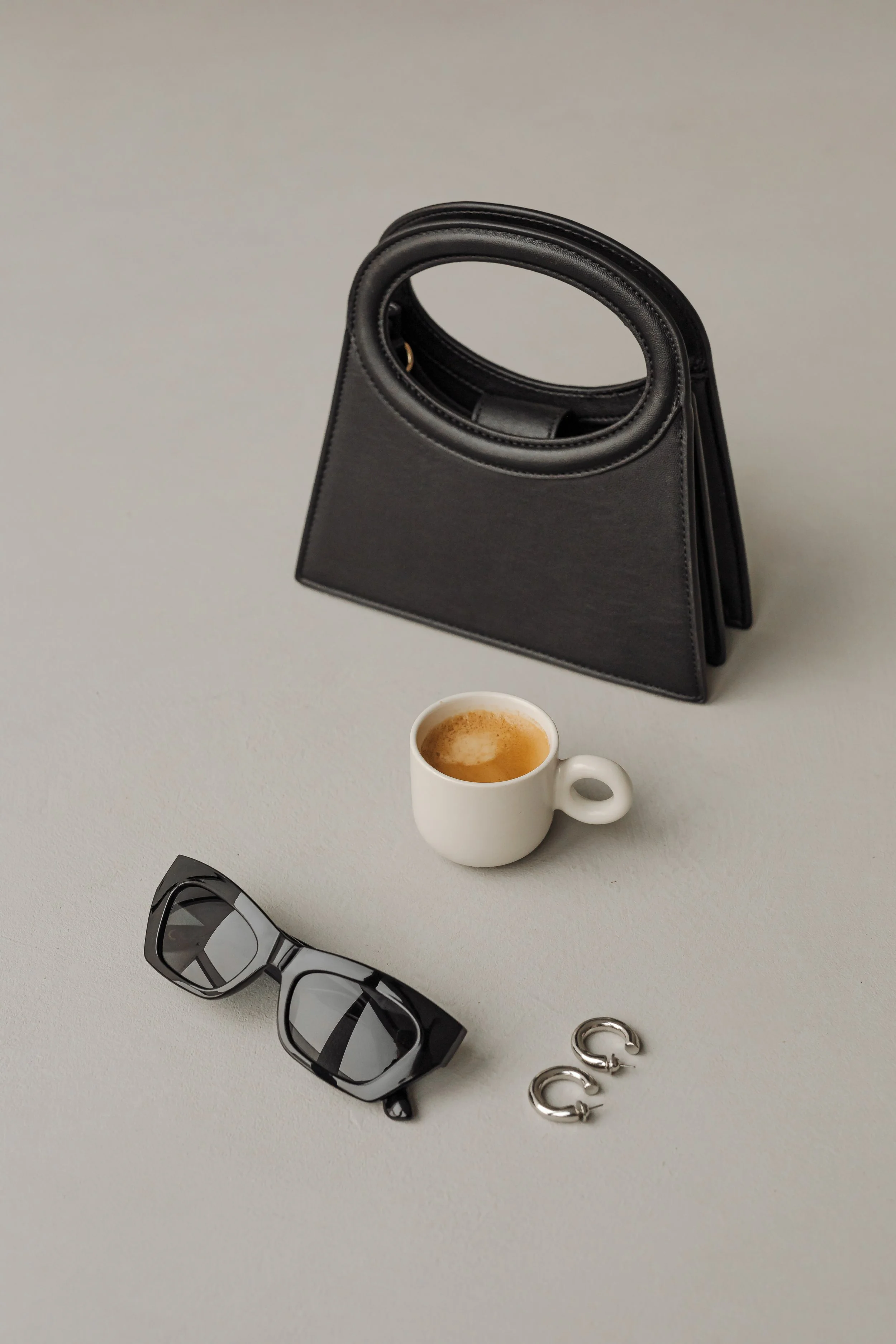 THE TWIN FLAME ADDICT: WHEN SPIRITUALITY BECOMES YOUR FAVORITE RED FLAG EXCUSE