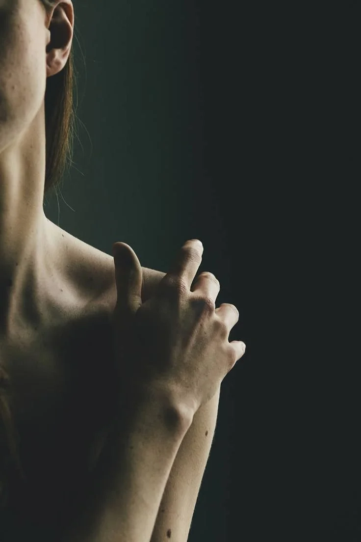 How to Trust Yourself in a Relationship When You're Second-Guessing Everything