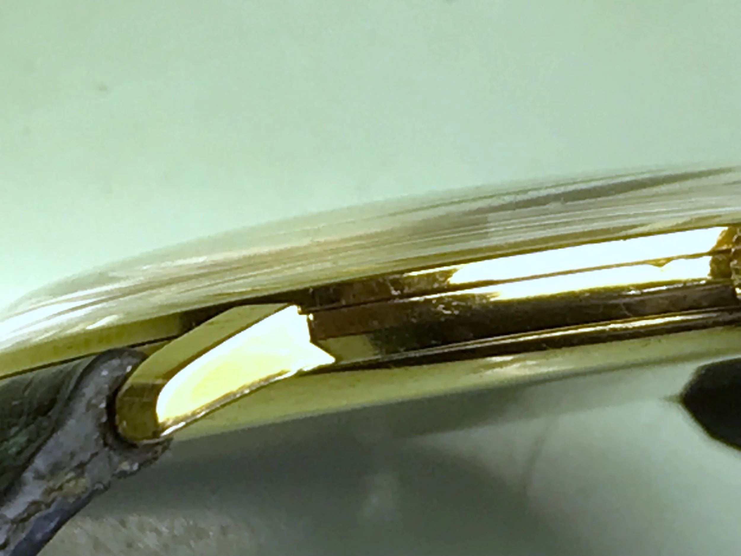 case edge lug.JPG
