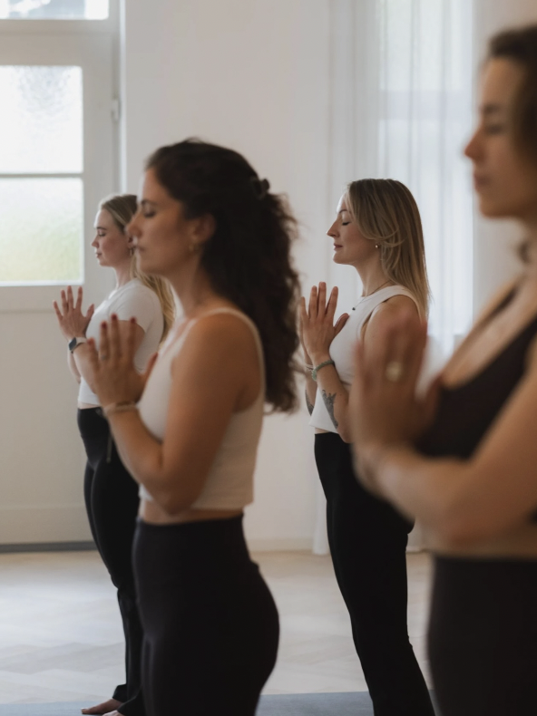 Yogaloft Süd Keramik x Yoga .png